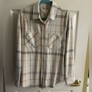 Women's Shacket Neutral Colors Super Soft Size M NWOT